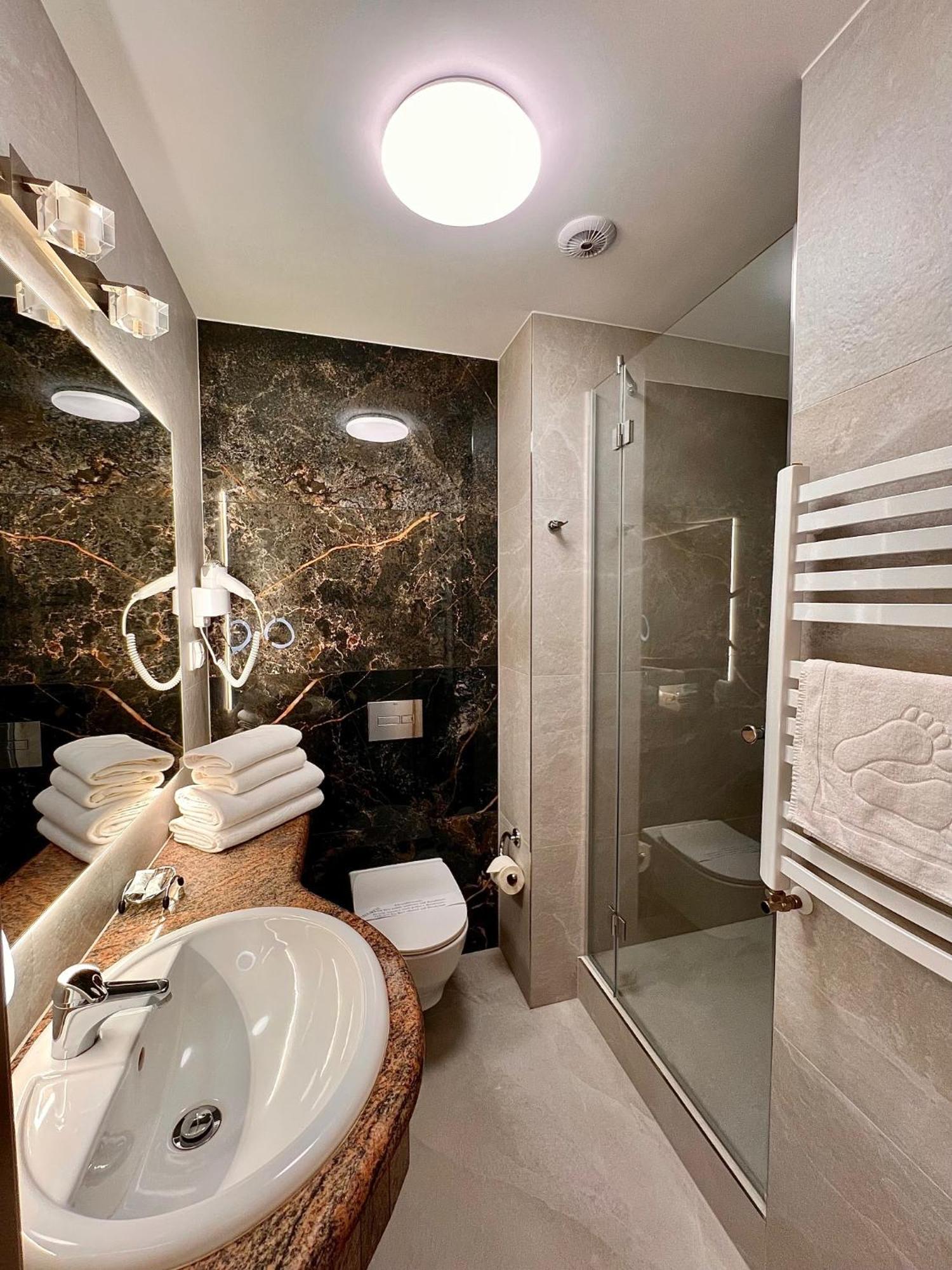 Papuga Park Hotel Wellness Marrakesz & Spa บีเอสโก-เบียวา ภายนอก รูปภาพ
