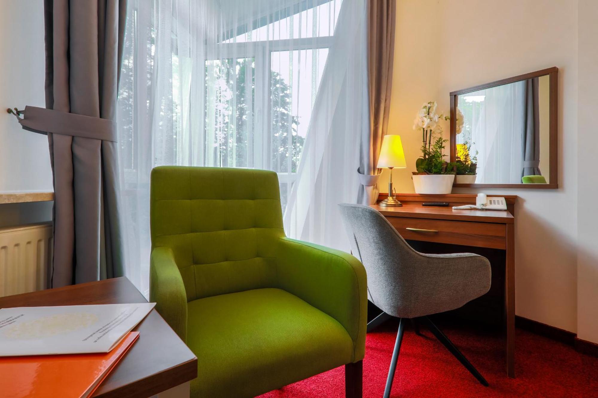 Papuga Park Hotel Wellness Marrakesz & Spa บีเอสโก-เบียวา ภายนอก รูปภาพ