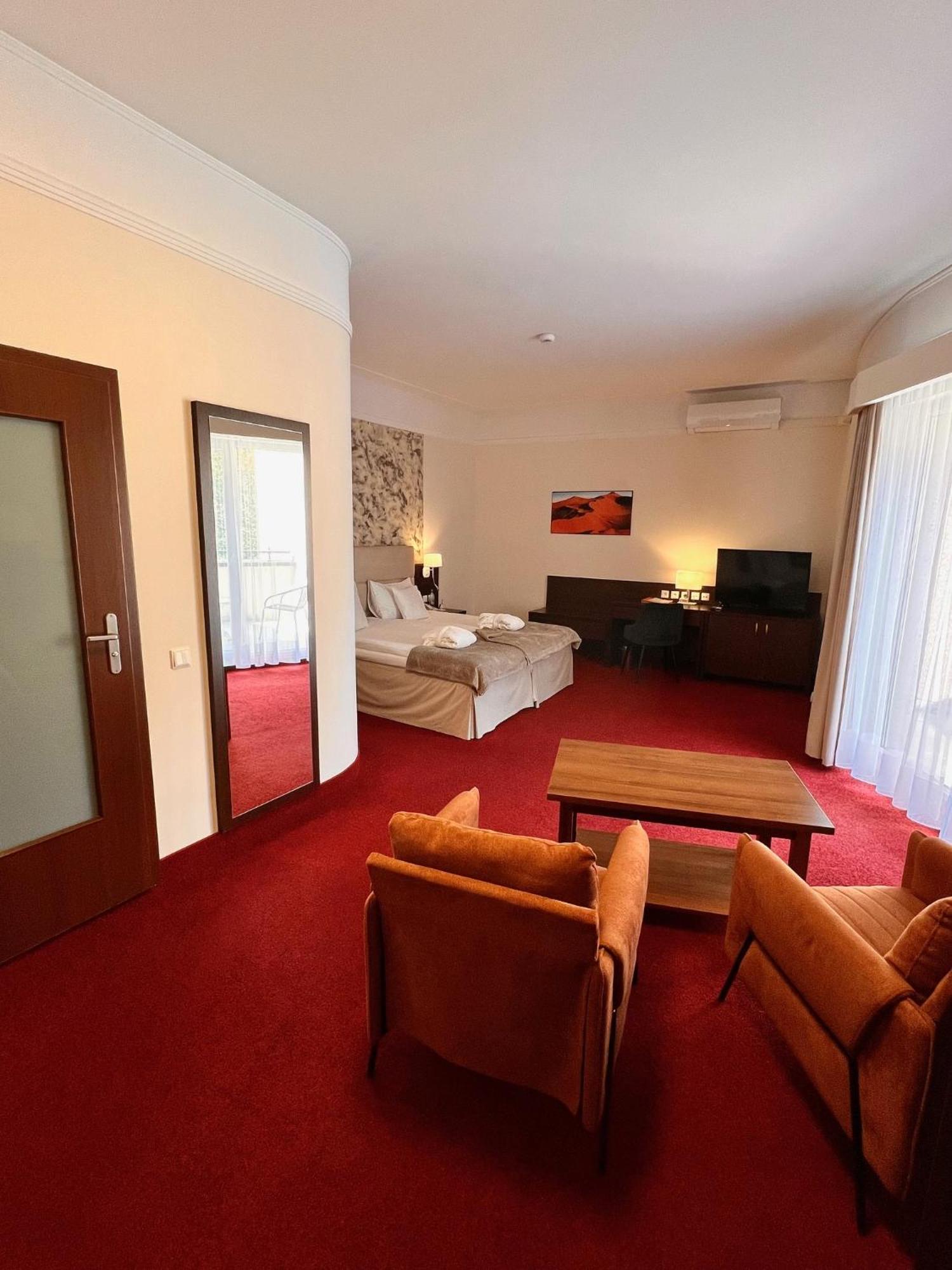 Papuga Park Hotel Wellness Marrakesz & Spa บีเอสโก-เบียวา ภายนอก รูปภาพ