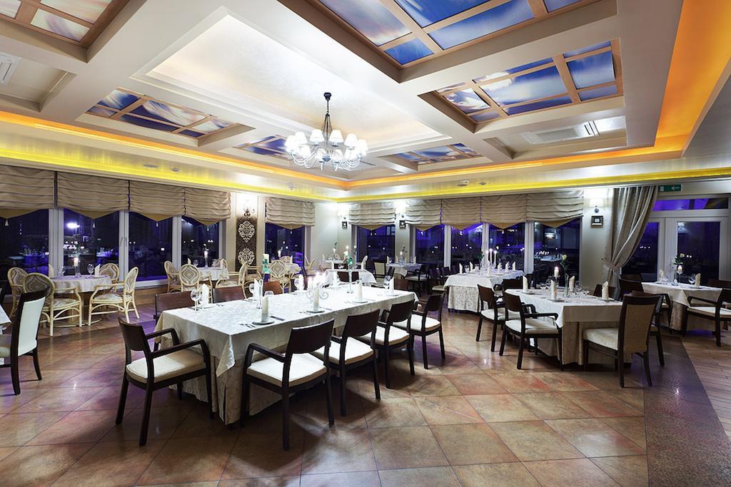 Papuga Park Hotel Wellness Marrakesz & Spa บีเอสโก-เบียวา ภายนอก รูปภาพ